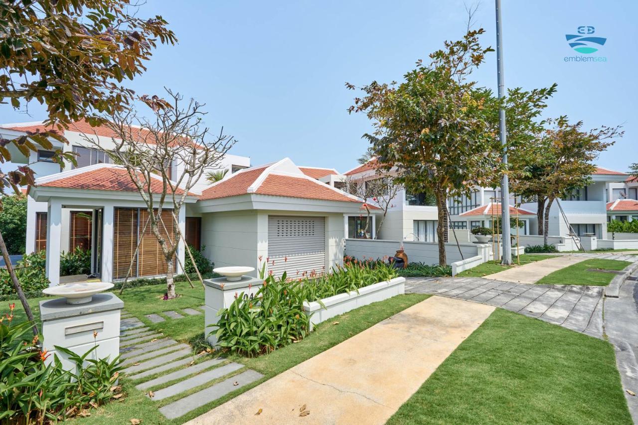 Emblem Sea 3 bedroom villas Da Nang Exteriör bild