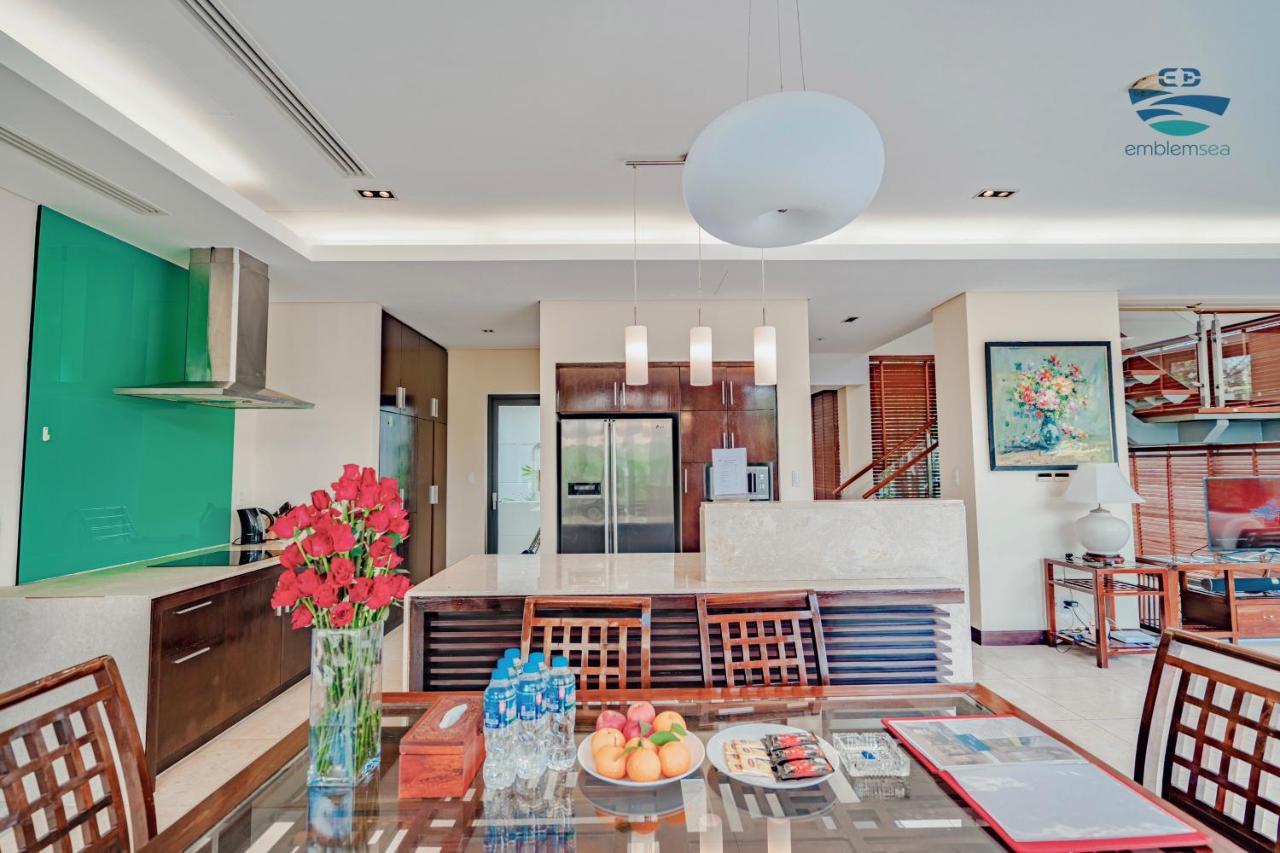 Emblem Sea 3 bedroom villas Da Nang Exteriör bild