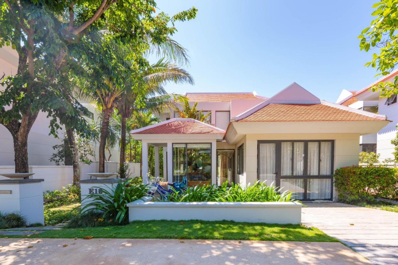 Emblem Sea 3 bedroom villas Da Nang Exteriör bild