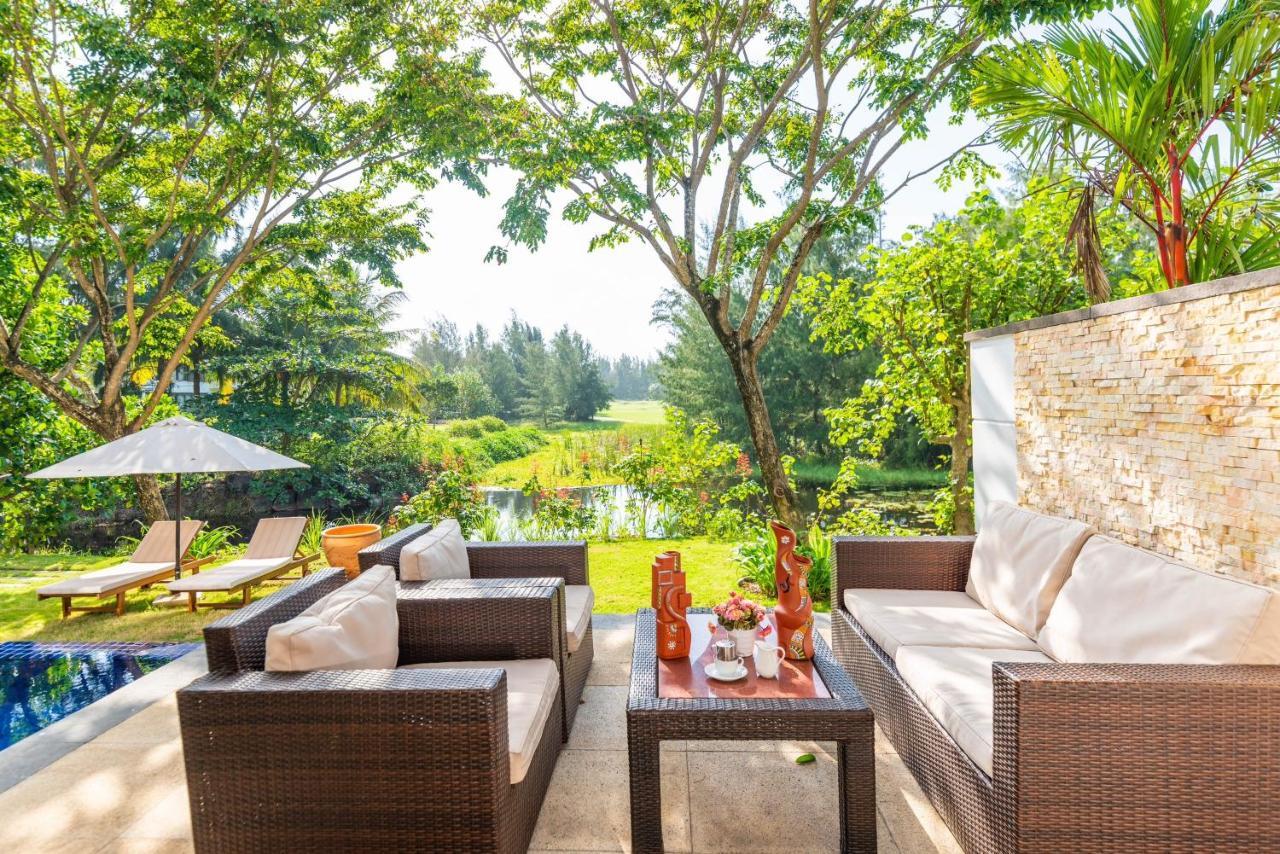 Emblem Sea 3 bedroom villas Da Nang Exteriör bild