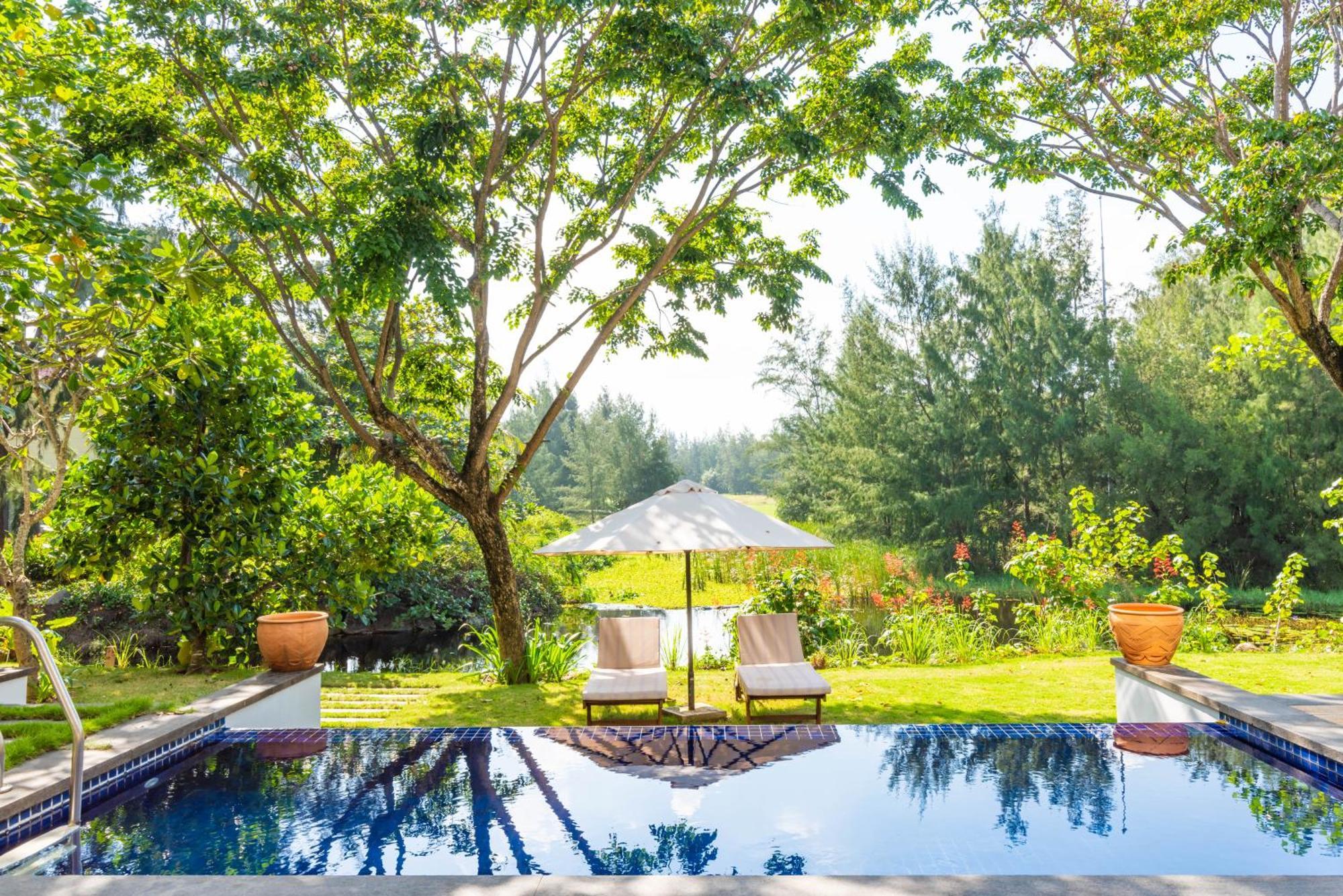 Emblem Sea 3 bedroom villas Da Nang Exteriör bild