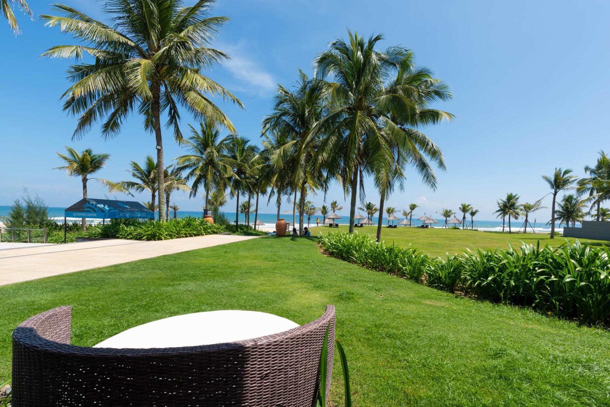 Emblem Sea 3 bedroom villas Da Nang Exteriör bild